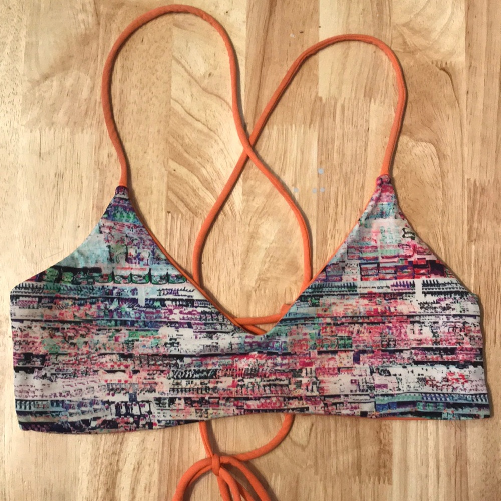 Tavik reversible bikini Top